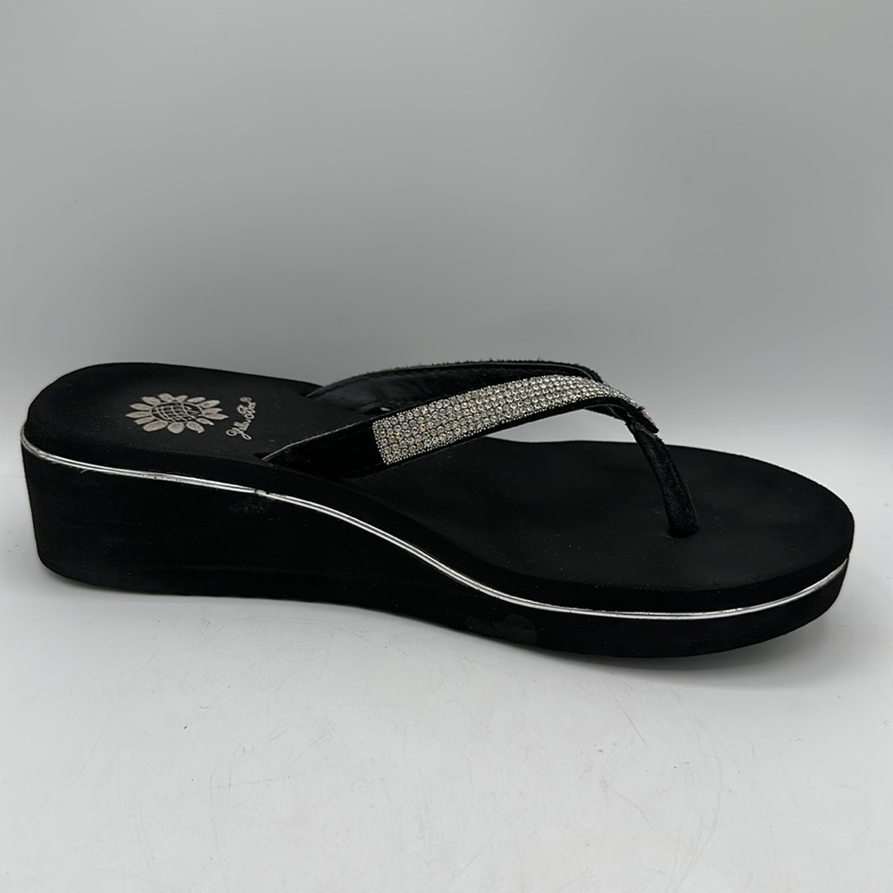 Yellow Box Briah black leather thong sandals with silver bling straps, size 6 - Picture 7 of 9